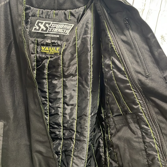Speed and Strength riding jacket - Picture 7 of 10